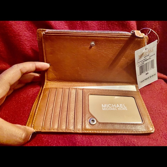 Michael Kors wallet - Picture 6 of 6